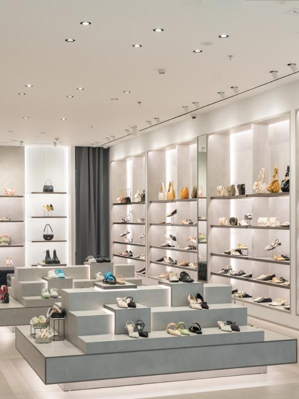 Modern Shoes Shop